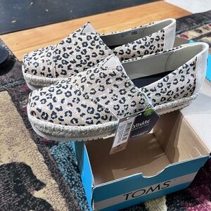 Tom’s Alpargata platform rope